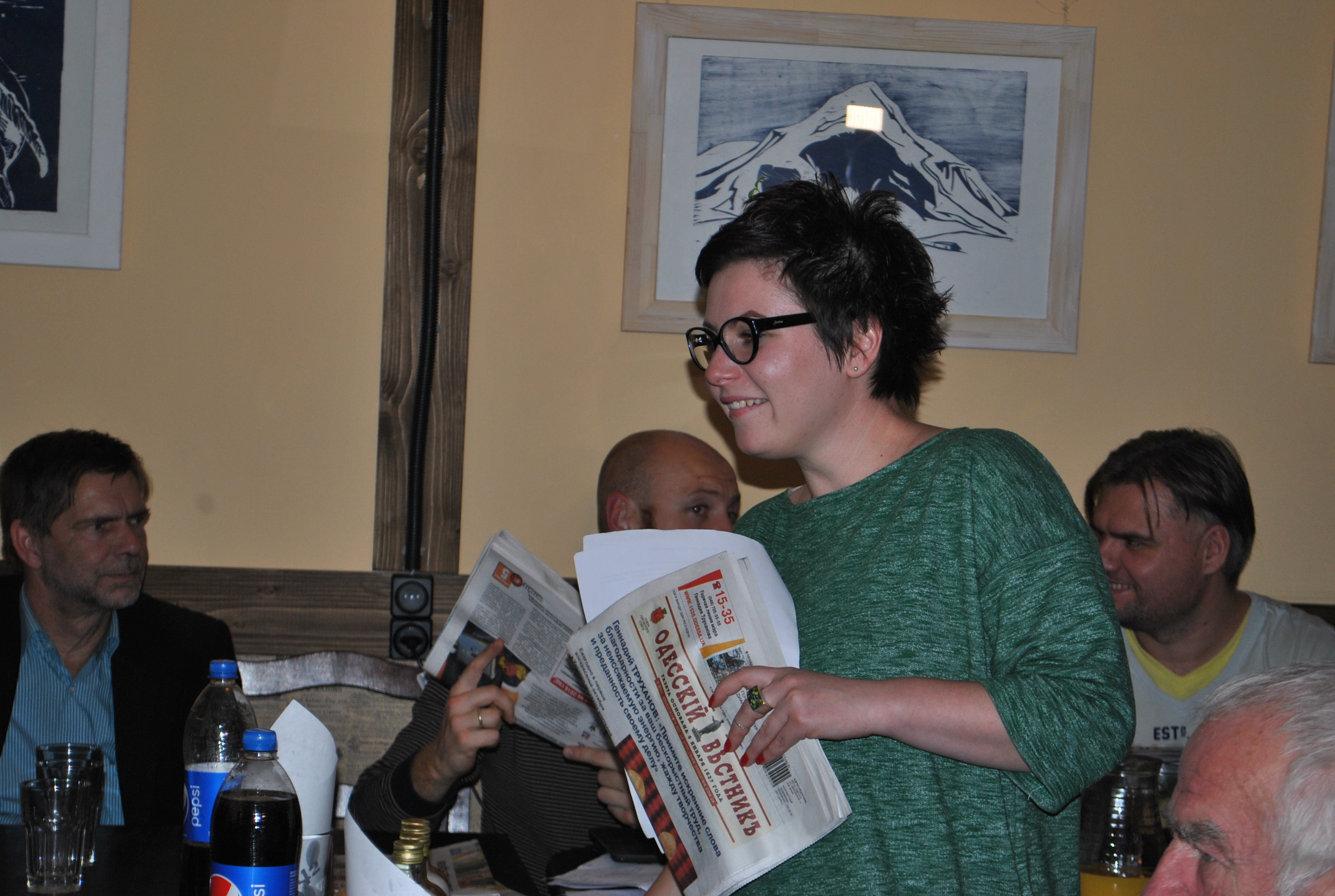 Досліджувала одеські ЗМІ та проводила анкетування Ірина Земляна (ІМІ)