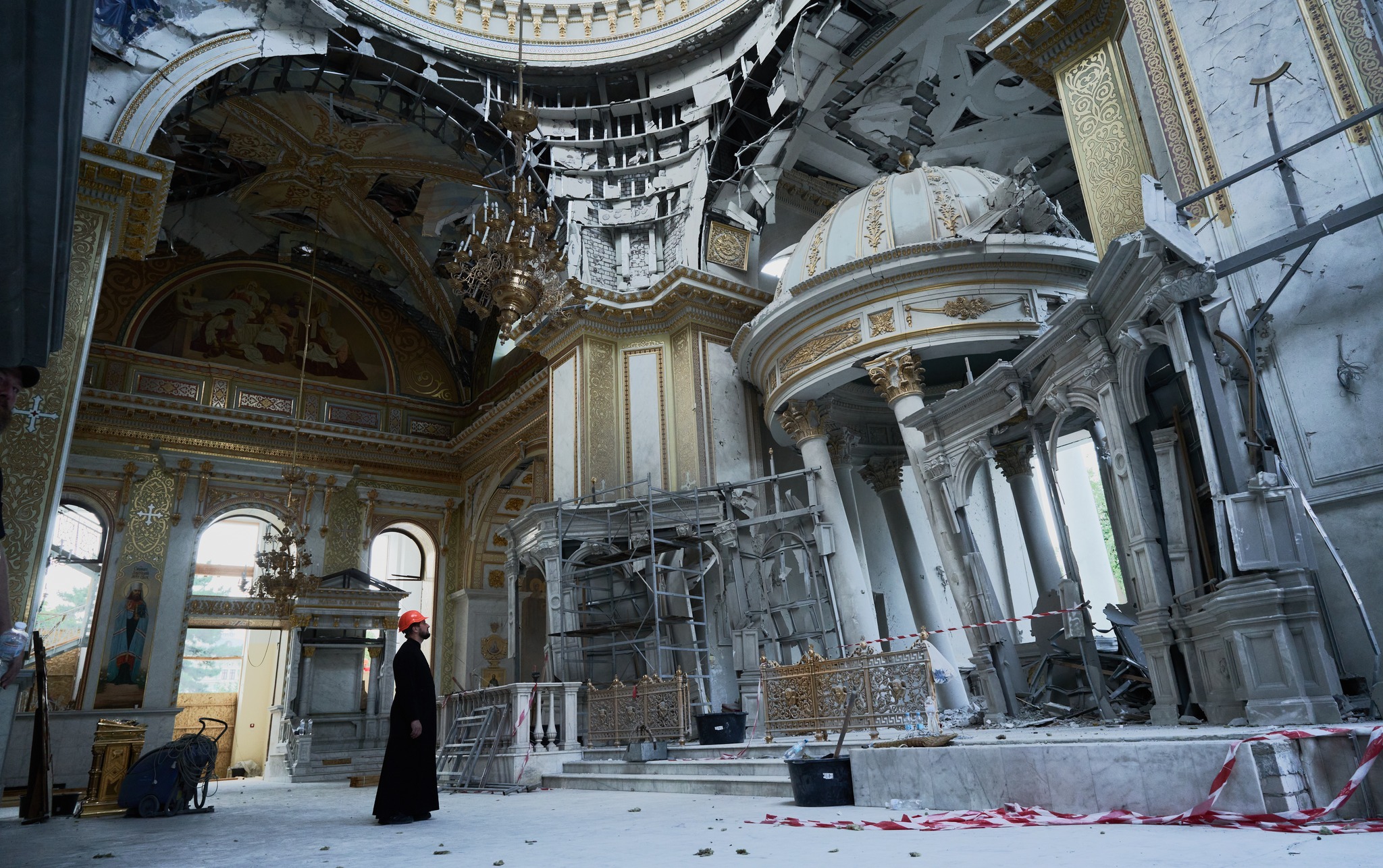 Спасо-Преображенський собор в Одесі після обстрілу. Валентин Кузан