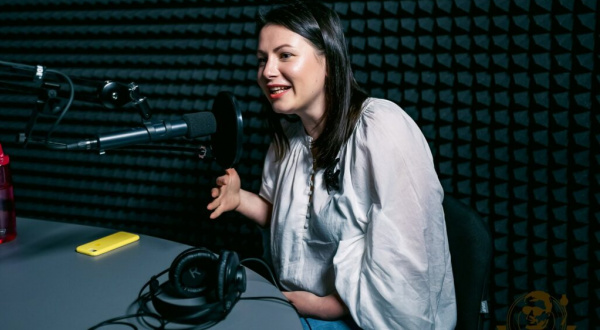 Ірина на радіопередачі "Вінілосховище", радіостанція ReLife. Фото з архіву Ірини Земляної
