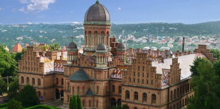 "UA:Буковині" відмовили в доступі до церкви для трансляції Великодних богослужінь Фото – фейсбук Максима Волошина