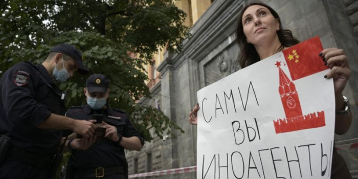 NATALIA KOLESNIKOVA/AFP, BBC