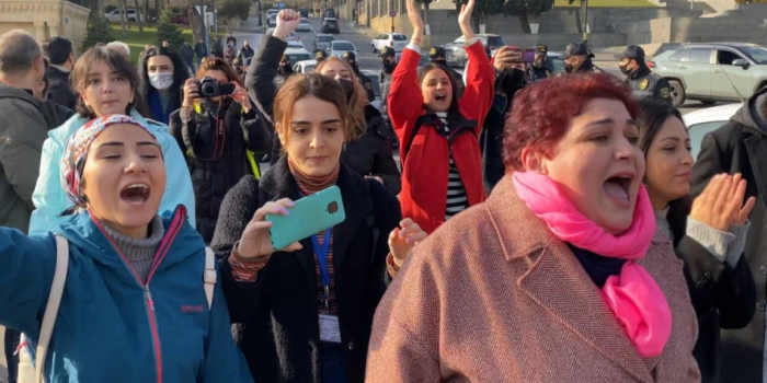 Учасники акції протесту в Баку, 28 грудня 2021 року. Фото – Радіо Свобода