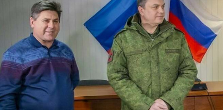 Ex-Mayor of Stanytsia Luhanska Albert Zinchenko (left) next to "LPR" paramilitary leader Leonid Pasechnik. Photo: LIC