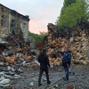 Зруйнований будинок, де була квартира Лариси Кузори. Фото Лариса Кузора надала ІМІ 